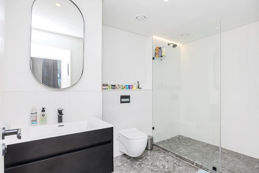 2 Bedroom Property for Sale in Sea Point Western Cape